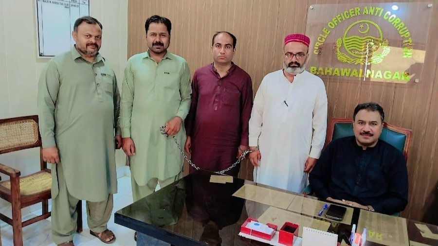 Two Local Government Office Employees Arrested in Bahawalnagar for Allegedly Accepting Bribe